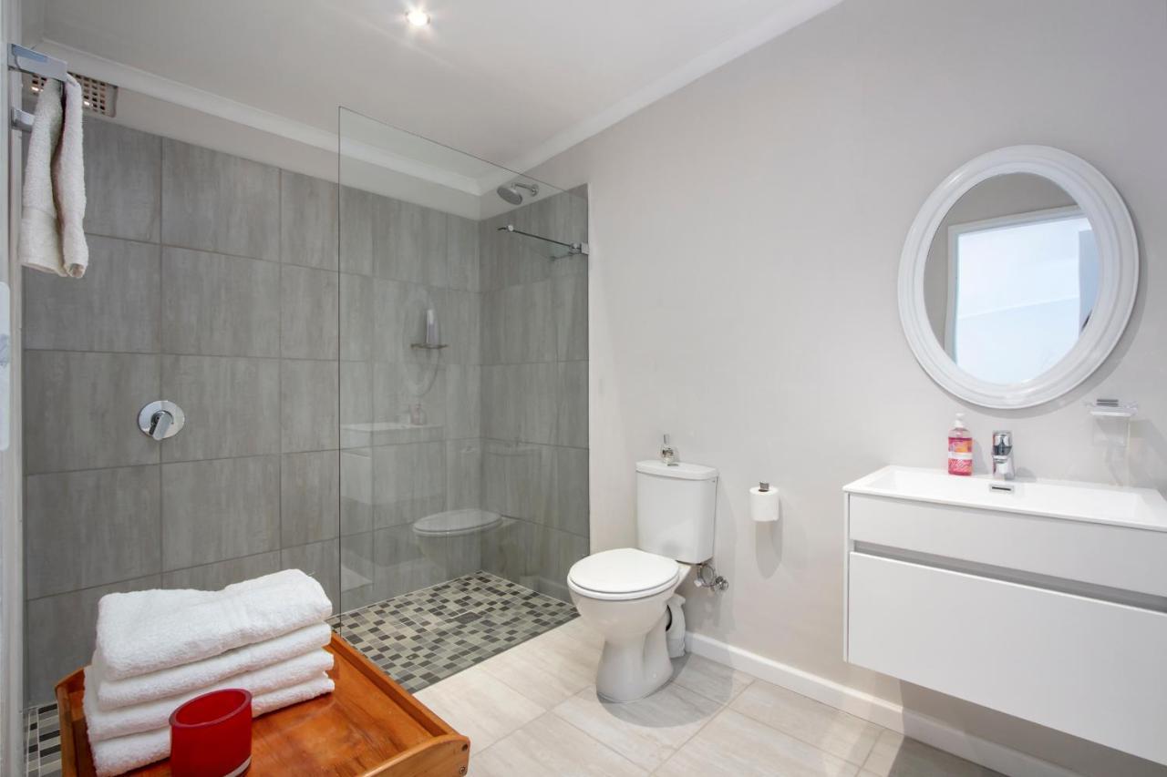 Goozi Garden Cottage Hermanus Bagian luar foto